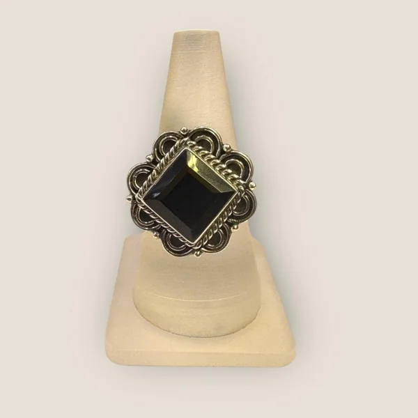 BEAUTIFUL STERLING SILVER LADIES RING WITH BLACK STONE | SLR593
