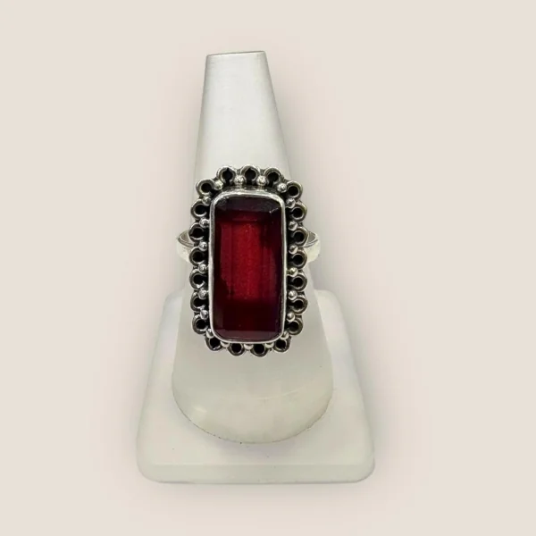 BEAUTIFUL STERLING SILVER LADIES RING WITH RED STONE | SLR561
