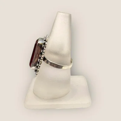 BEAUTIFUL STERLING SILVER LADIES RING WITH RED STONE | SLR561 BEAUTIFUL STERLING SILVER LADIES RING WITH RED STONE | SLR561