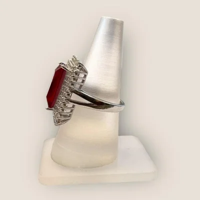 BEAUTIFUL STERLING SILVER LADIES RING WITH RED STONE | SLR572 BEAUTIFUL STERLING SILVER LADIES RING WITH RED STONE | SLR572