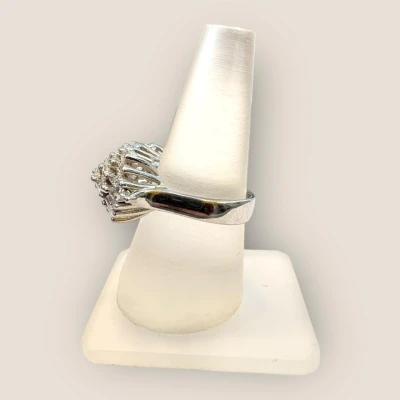BEAUTIFUL STERLING SILVER RING WITH ZIRCONS | SLR39 BEAUTIFUL STERLING SILVER RING WITH ZIRCONS | SLR39