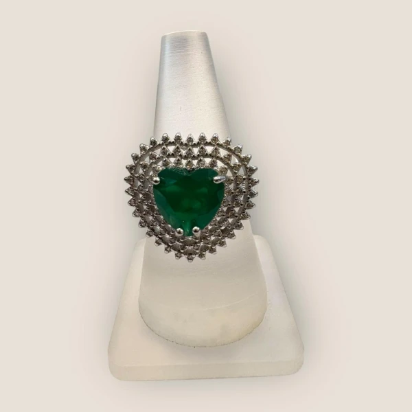 STERLING SILVER LADIES RING IN HEART SHAPE WITH GREEN STONE & ZIRCONS | SLR458