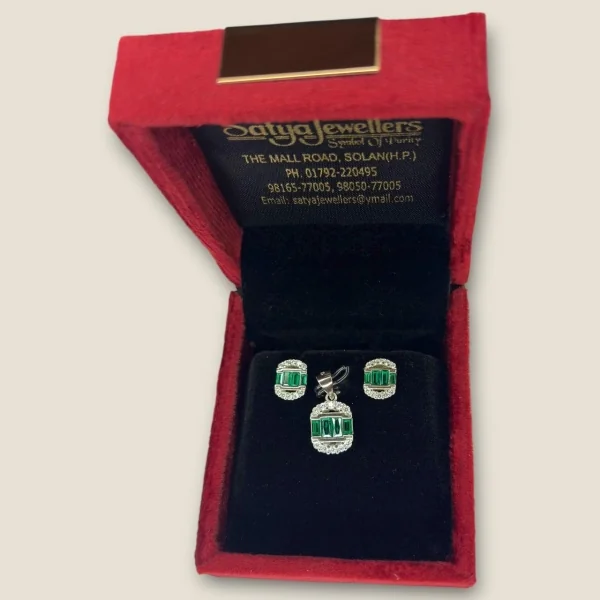 BEAUTIFUL STERLING SILVER GIRLISH PENDENT SET IN GREEN COLOUR WITH ZIRCONS | SPS63