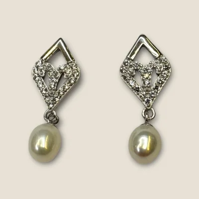 BEAUTIFUL STERLING SILVER GIRLISH EARINGS IN UNIQUE DESIGN | STP189