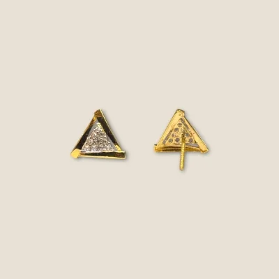 BEAUTIFUL GOLD FEMALE STUDS IN TRIANGLE SHAPE | FS2 BEAUTIFUL GOLD FEMALE STUDS IN TRIANGLE SHAPE | FS2