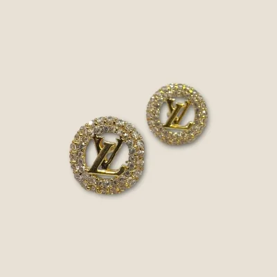BEAUTIFUL GOLD STUDS IN UNIQUE DESIGN | FS5 BEAUTIFUL GOLD STUDS IN UNIQUE DESIGN | FS5