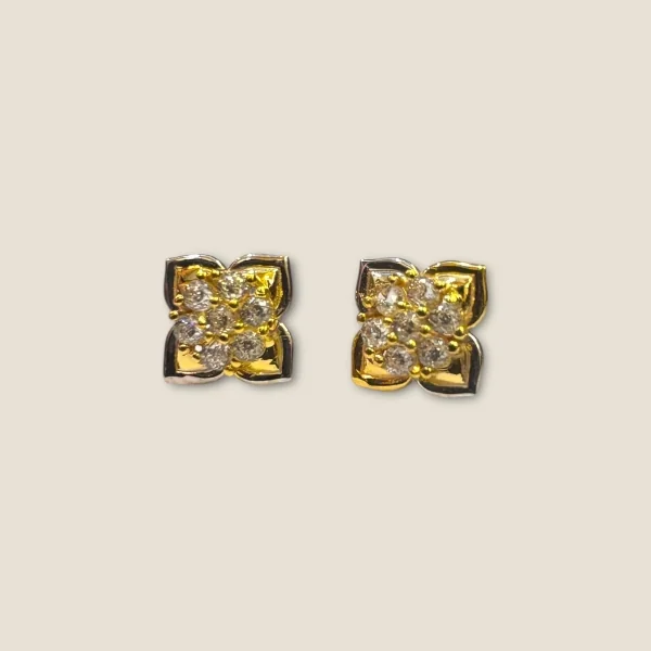 BEAUTIFUL GOLD FEMALE STUDS IN FLOWER DESIGN | FS10