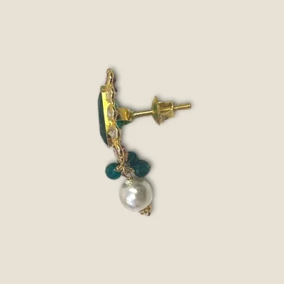 Exquisite Pearl and Emerald Pendant Set | STJ26 - Shop Now for Luxury Jewellery Exquisite Pearl and Emerald Pendant Set | STJ26 - Shop Now for Luxury Jewellery