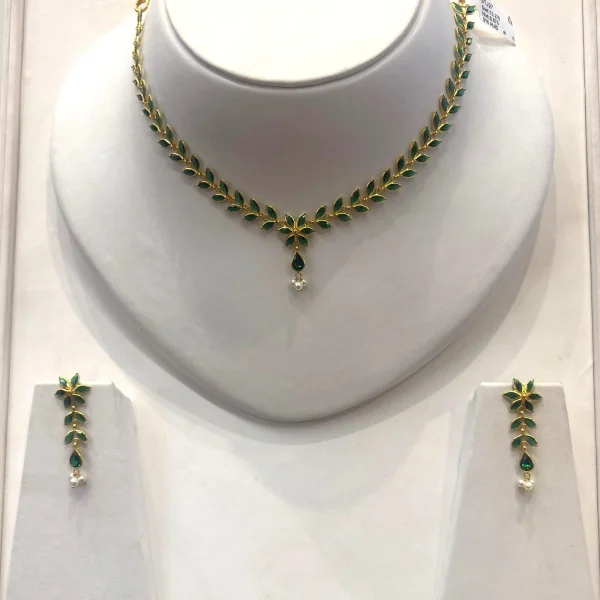 STONE JWELLERY SET WITH BEAUTIFUL GREEN STONE | STJ27