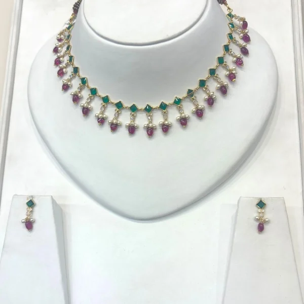 BEAUTIFUL STONE JEWELLERY SET WITH LOVELY GREEN & RED STONES | STJ20