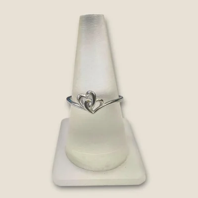 BEAUTIFUL 925 STERLING SILVER GIRLISH RING IN HEART SHAPE | SLR636 BEAUTIFUL 925 STERLING SILVER GIRLISH RING IN HEART SHAPE | SLR636