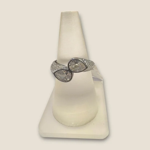 BEAUTIFUL STERLING SILVER GIRLISH RING WITH ZIRCONS & UNIQUE DESIGN | SLR630