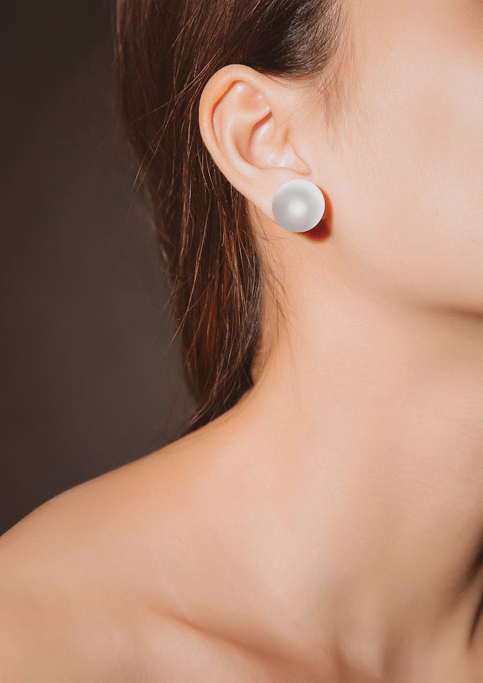 Gray Peal Earring